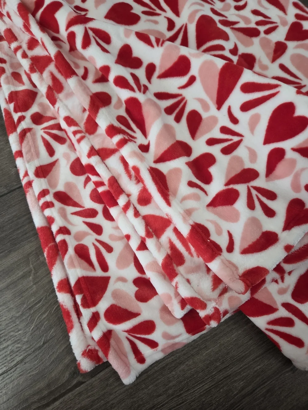 Cynthia Rowley featuring blanket prints